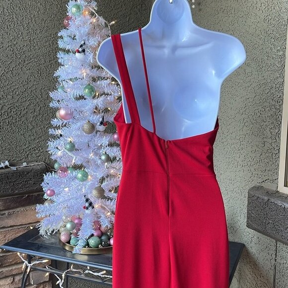 F028 Windsor Red Formal Gown (Size Medium) ❤️ - Picture 8 of 12